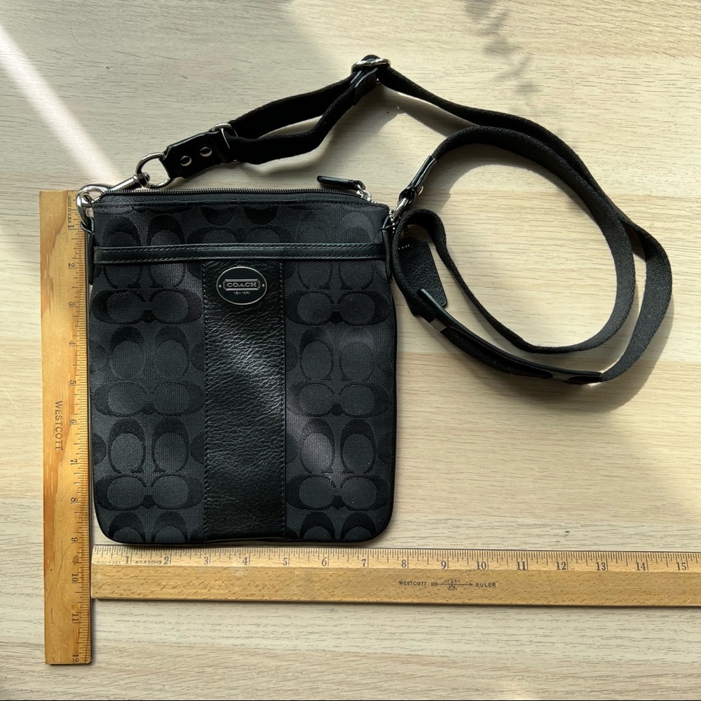 NWT Coach Legacy Signature Logo Canvas Swingpack Crossbody Bag-Black